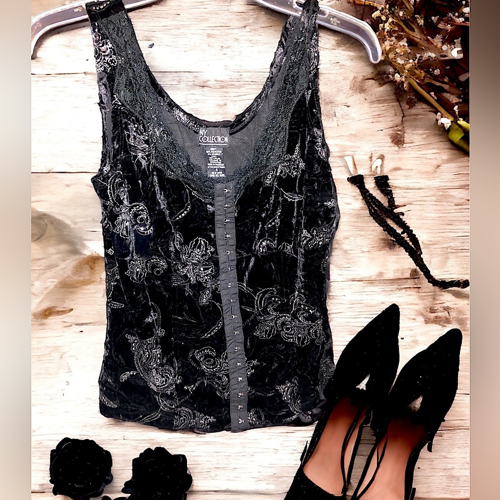 Gorgeous Vintage Black Velvet Top. Slip On. Faux Corset / Bustier